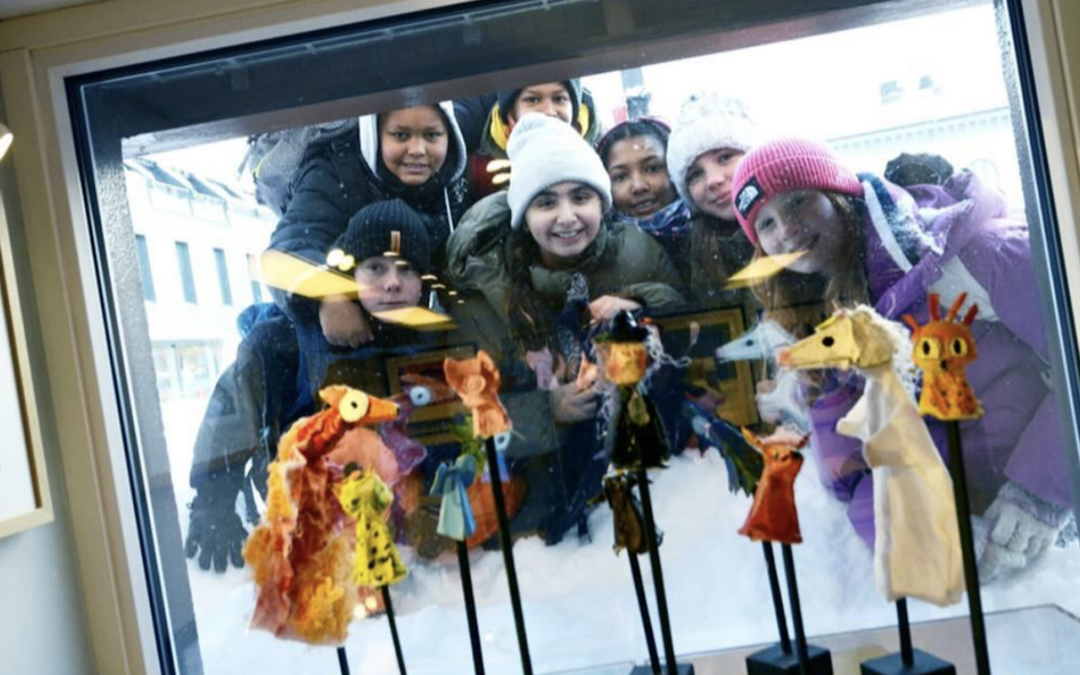 BARNAS VINDUSUTSTILLINGER